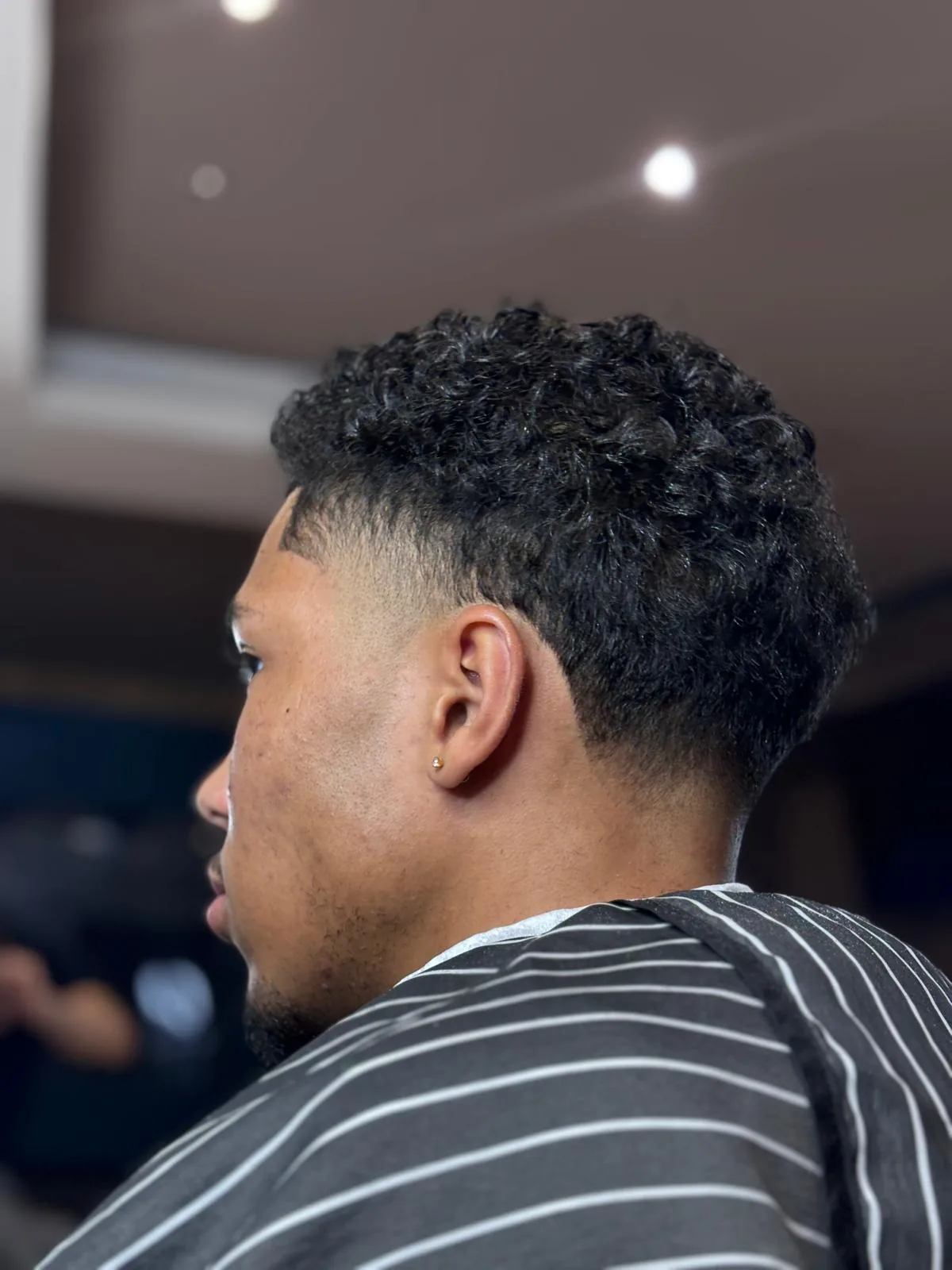 Résultat de coupe homme avec barbe entretenue chez Barber Bink's à Poitiers.